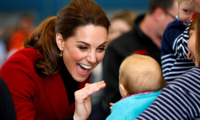 GLAD I BARN: - Han er så utrolig skjønn at jeg blir helt «verpesyk»
sa Kate om en baby hun hilste på i våres. Foto: NTB scanpix GLAD I BARN: - Han er så utrolig skjønn at jeg blir helt «verpesyk»
sa Kate om en baby hun hilste på i våres. Foto: NTB scanpix